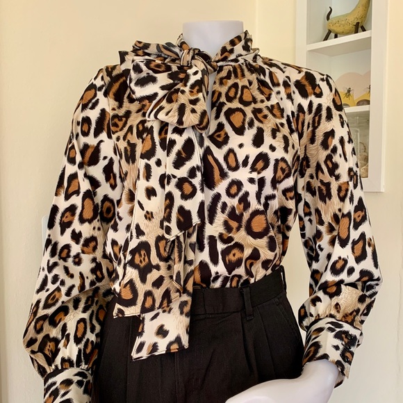 SOLD Joan Rivers animal print secretary blouse - Picture 3 of 9